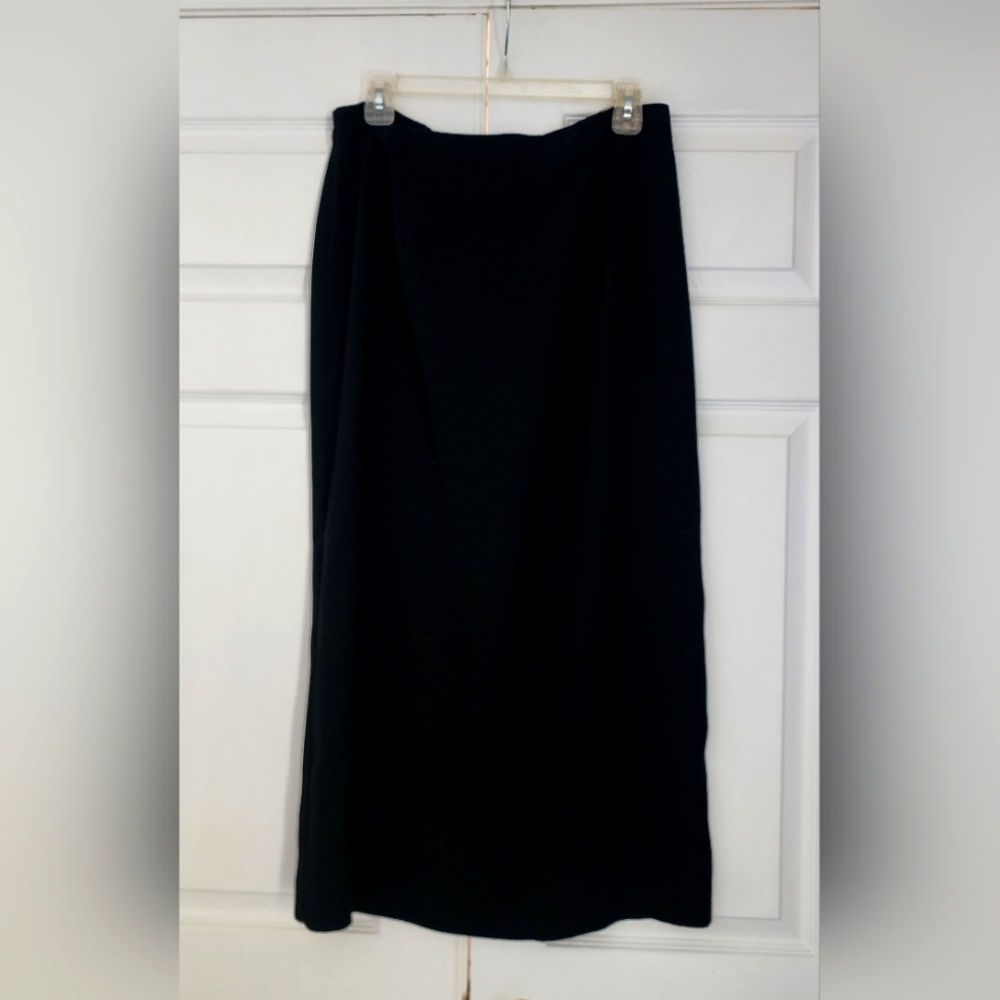Like new, black skirt w/slit,Briggs sz 14 sexy, glam, classic, holidays